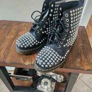 Dr. Martens Spike Boots Original Classic Punk Doc